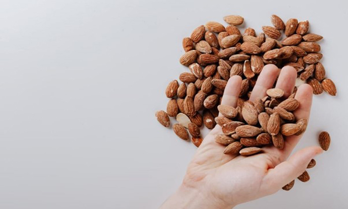 بادام درختی برای لاغری شکم